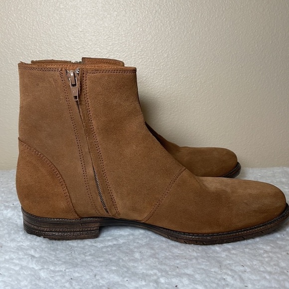 ROBERT Wayne Leather Boot Size 9.5 main image 5